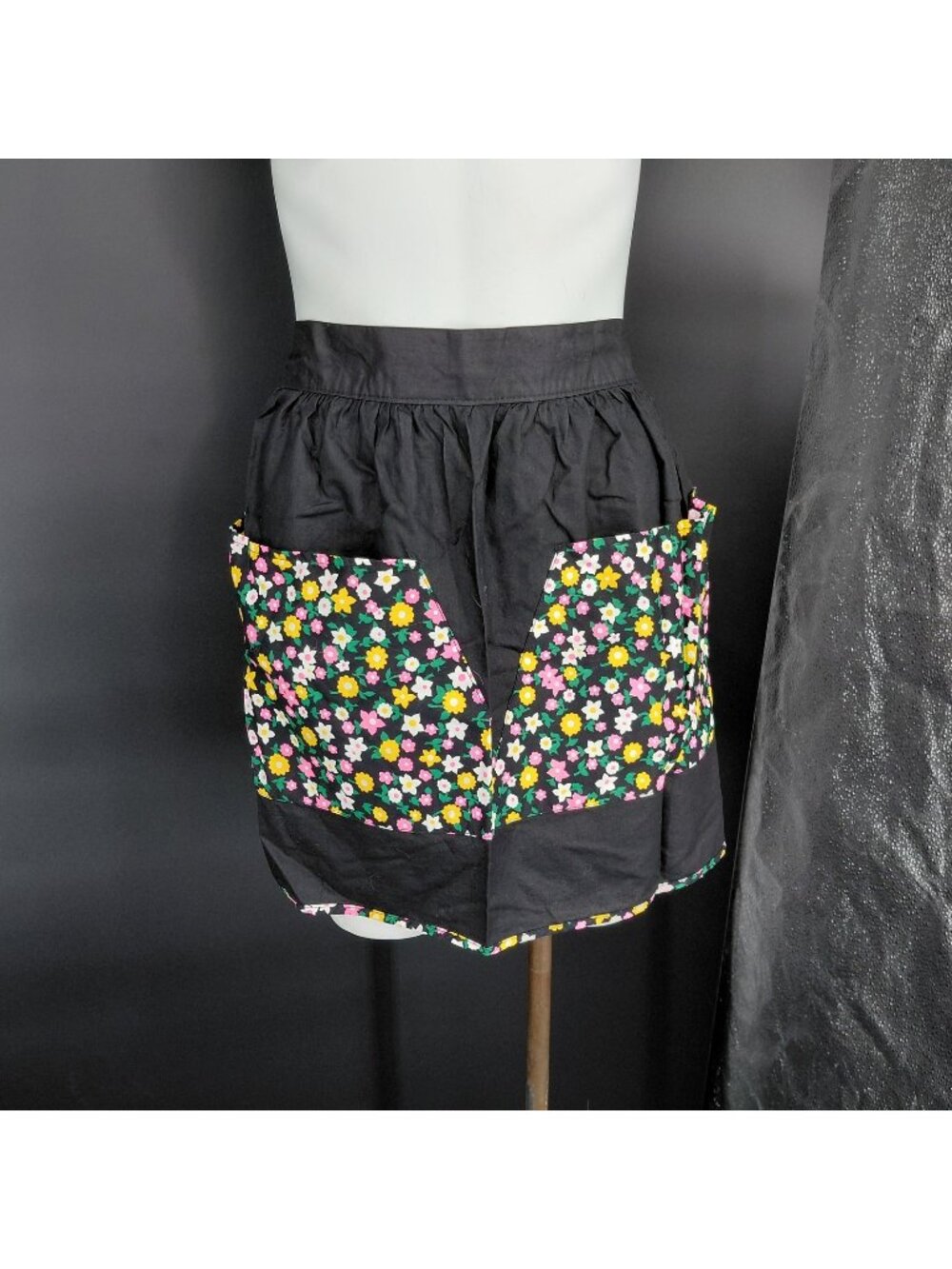 Vint Handmade Black Floral Waist Apron Womens Pockets Kitchen Retro Trad Granny
